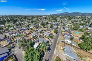 204 19th St, Springfield, OR 97477 - Photo 41