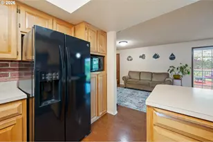 6952 C St, Springfield, OR 97478 - Photo 17