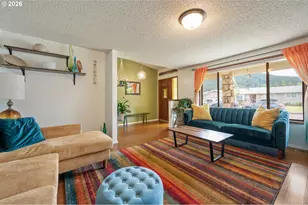 6952 C St, Springfield, OR 97478 - Photo 9