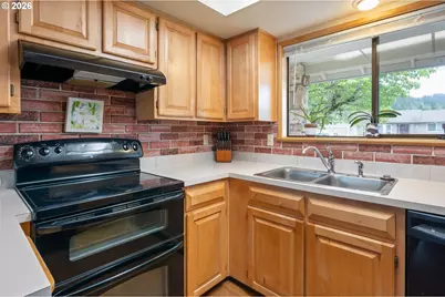 6952 C St, Springfield, OR 97478 - Photo 15