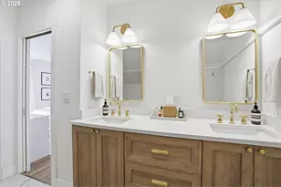 16 S Boundary St, Portland, OR 97239 - Photo 9