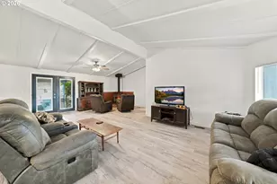 3801 Krohn Ln, Roseburg, OR 97471 - Photo 5
