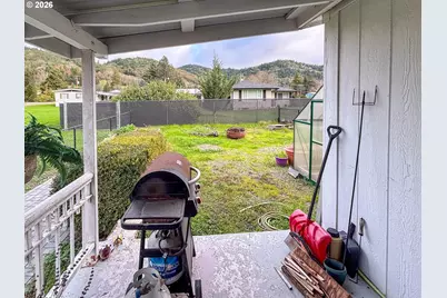 125 Rose Ave, Myrtle Creek, OR 97457 - Photo 29