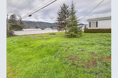 125 Rose Ave, Myrtle Creek, OR 97457 - Photo 35