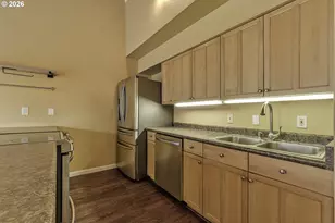 4 Touchstone Dr, Lake Oswego, OR 97035 - Photo 9