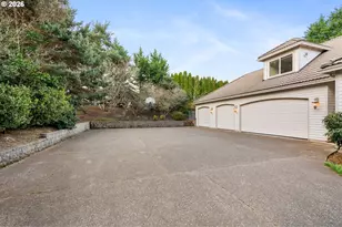 11830 SE Eastbourne Ln, Happy Valley, OR 97086 - Photo 7
