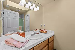 11830 SE Eastbourne Ln, Happy Valley, OR 97086 - Photo 37