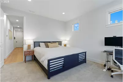 11542 NW Kearney St, Portland, OR 97229 - Photo 15