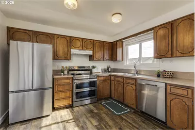 1020 45th Ave NE, Salem, OR 97301 - Photo 11
