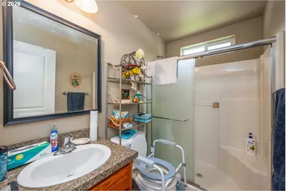 335 Weaver Ave, Myrtle Creek, OR 97457 - Photo 11