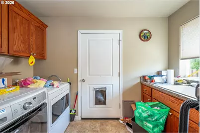 335 Weaver Ave, Myrtle Creek, OR 97457 - Photo 15
