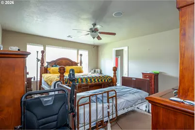 335 Weaver Ave, Myrtle Creek, OR 97457 - Photo 13