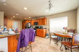 335 Weaver Ave, Myrtle Creek, OR 97457 - Photo 9