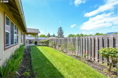 335 Weaver Ave, Myrtle Creek, OR 97457 - Photo 17