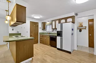 14650 SE Thelma Cir, Milwaukie, OR 97267 - Photo 3