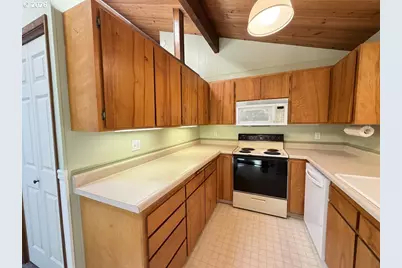 88076 Leeward Dr, Florence, OR 97439 - Photo 17