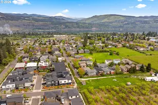 1229 29th St, Hood River, OR 97031 - Photo 37