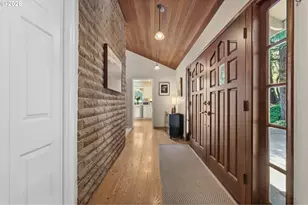 2 Offenbach Pl, Lake Oswego, OR 97035 - Photo 3