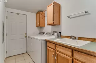 1816 Fountain Ct, Eugene, OR 97402 - Photo 13