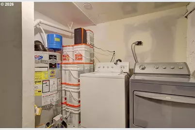10107 SE Tibbetts Ct, Portland, OR 97266 - Photo 25