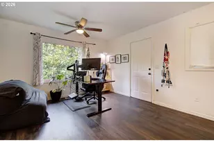 10107 SE Tibbetts Ct, Portland, OR 97266 - Photo 11