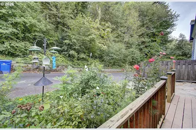 10107 SE Tibbetts Ct, Portland, OR 97266 - Photo 3