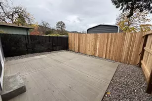 442 W Harrison St, Roseburg, OR 97471 - Photo 21