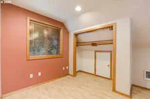 8026 SW Pine St, Portland, OR 97223 - Photo 33