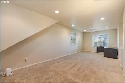 8026 SW Pine St, Portland, OR 97223 - Photo 23