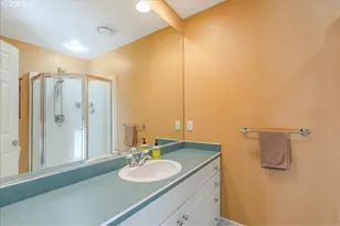 8026 SW Pine St, Portland, OR 97223 - Photo 17