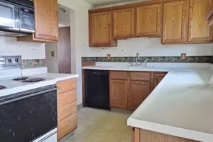 4005 Elmwood St, Tillamook, OR 97141 - Photo 5