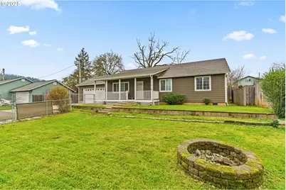 2966 NE Douglas Ave, Roseburg, OR 97470 - Photo 3