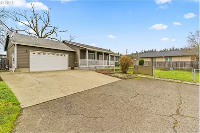 2966 NE Douglas Ave, Roseburg, OR 97470 - Photo 1