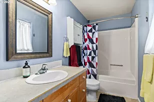 2966 NE Douglas Ave, Roseburg, OR 97470 - Photo 19