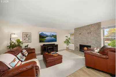 605 E Foothills Dr, Newberg, OR 97132 - Photo 9