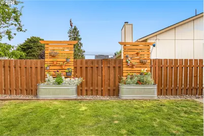 605 E Foothills Dr, Newberg, OR 97132 - Photo 25