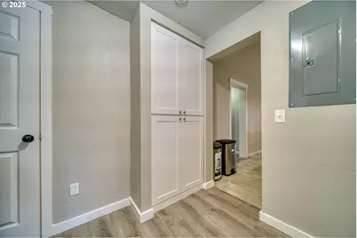 385 N 6th St, Saint Helens, OR 97051 - Photo 13