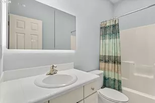 1239 SW Gaines St, Portland, OR 97239 - Photo 25