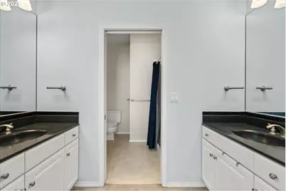 1239 SW Gaines St, Portland, OR 97239 - Photo 23