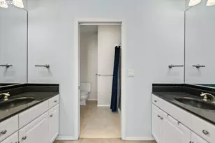 1239 SW Gaines St, Portland, OR 97239 - Photo 23