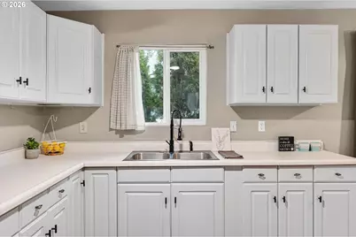 1207 E 11th St, Newberg, OR 97132 - Photo 11