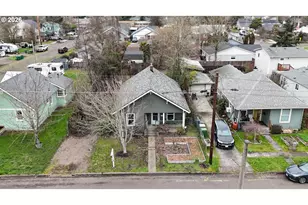 1207 E 11th St, Newberg, OR 97132 - Photo 23