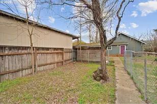 1207 E 11th St, Newberg, OR 97132 - Photo 21