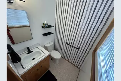 2207 Oregon Ct, Woodburn, OR 97071 - Photo 11