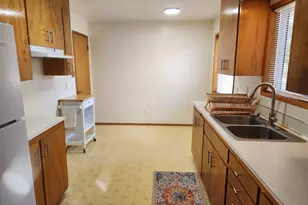 2207 Oregon Ct, Woodburn, OR 97071 - Photo 9