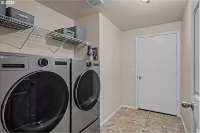 63194 NE De Haviland St, Bend, OR 97701 - Photo 25