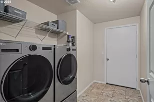 63194 NE De Haviland St, Bend, OR 97701 - Photo 25