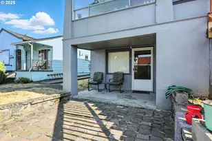 1014 E 7th St, The Dalles, OR 97058 - Photo 3