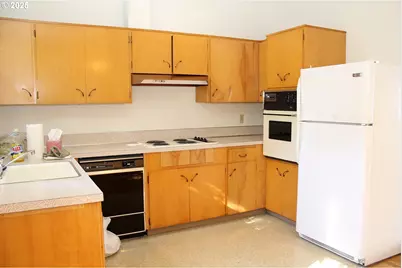 623 NE 74th Ave, Portland, OR 97213 - Photo 17