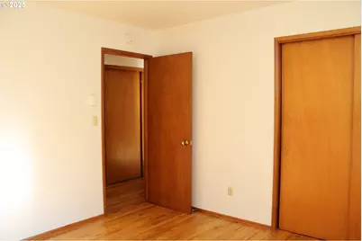 623 NE 74th Ave, Portland, OR 97213 - Photo 3